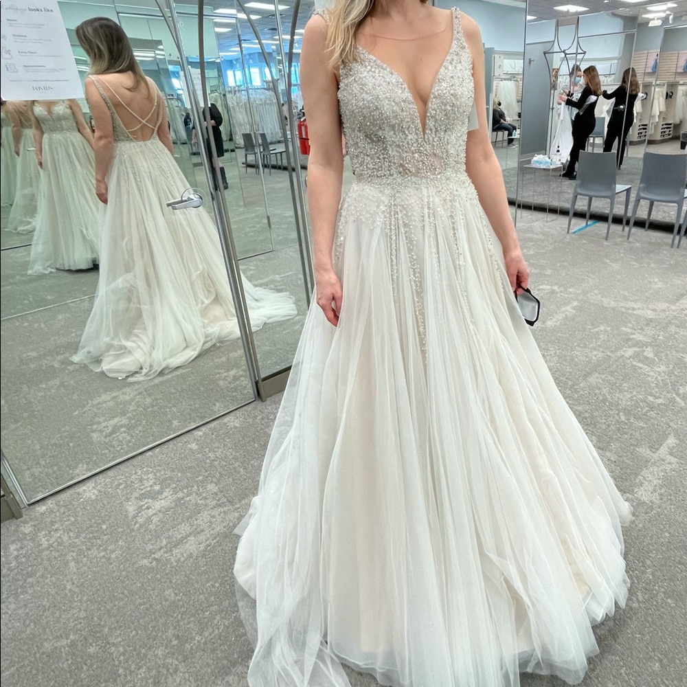 David’s Bridal Galina Signature Wedding Gown Dress